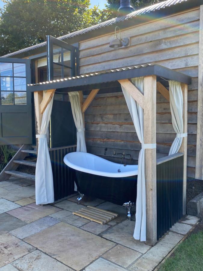 The Rabbit Warren Shepherd Hut Ketton Exteriér fotografie